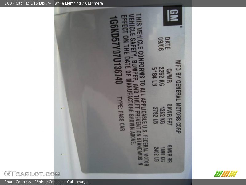 White Lightning / Cashmere 2007 Cadillac DTS Luxury