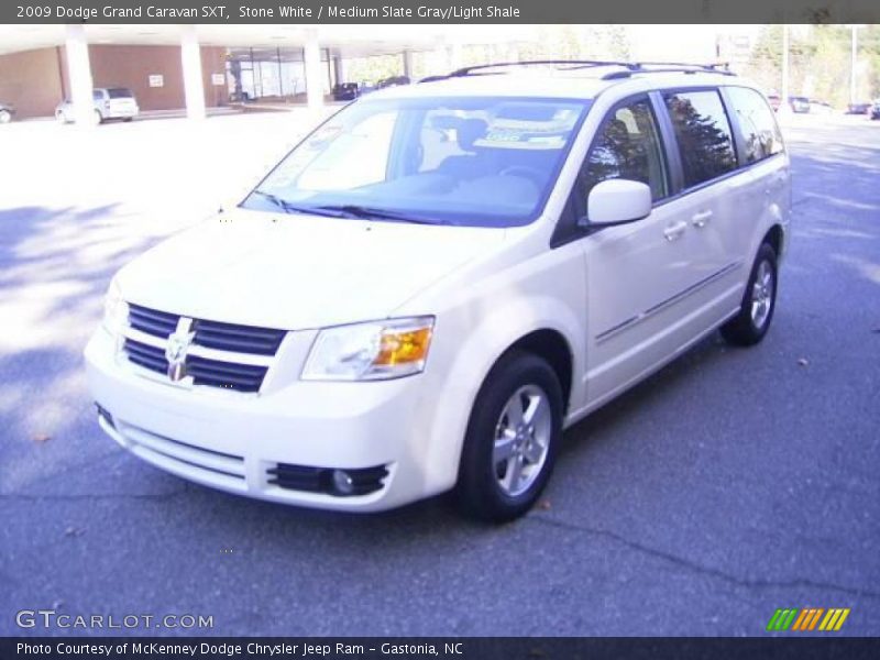 Stone White / Medium Slate Gray/Light Shale 2009 Dodge Grand Caravan SXT