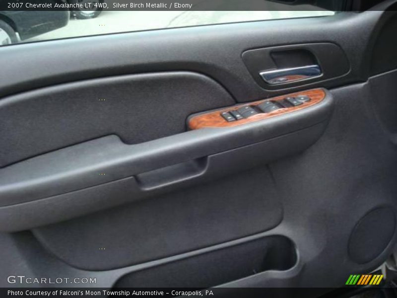 Silver Birch Metallic / Ebony 2007 Chevrolet Avalanche LT 4WD