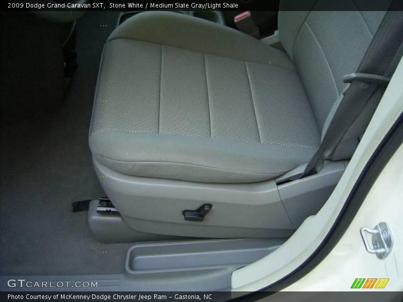 Stone White / Medium Slate Gray/Light Shale 2009 Dodge Grand Caravan SXT