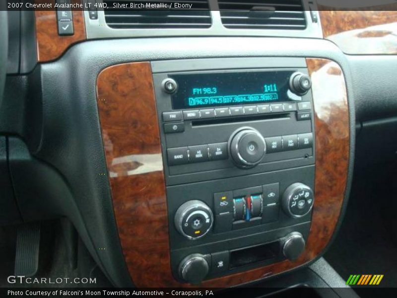 Silver Birch Metallic / Ebony 2007 Chevrolet Avalanche LT 4WD