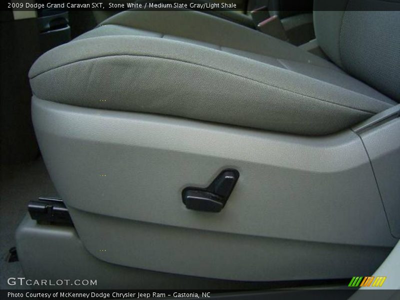 Stone White / Medium Slate Gray/Light Shale 2009 Dodge Grand Caravan SXT