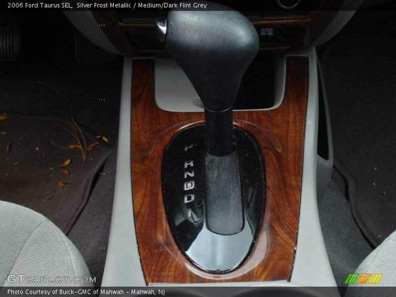 Silver Frost Metallic / Medium/Dark Flint Grey 2006 Ford Taurus SEL