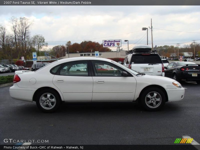 Vibrant White / Medium/Dark Pebble 2007 Ford Taurus SE