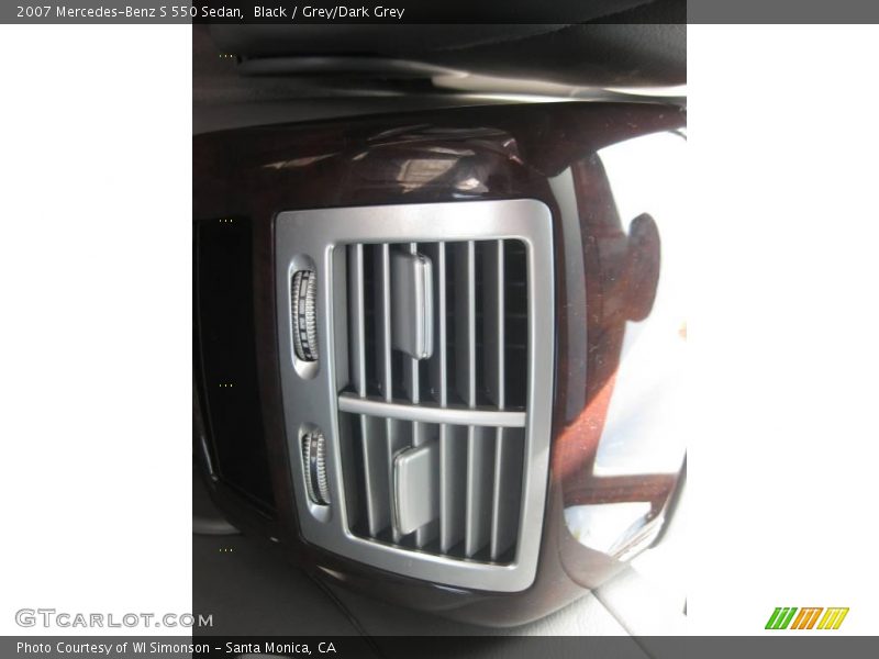 Black / Grey/Dark Grey 2007 Mercedes-Benz S 550 Sedan