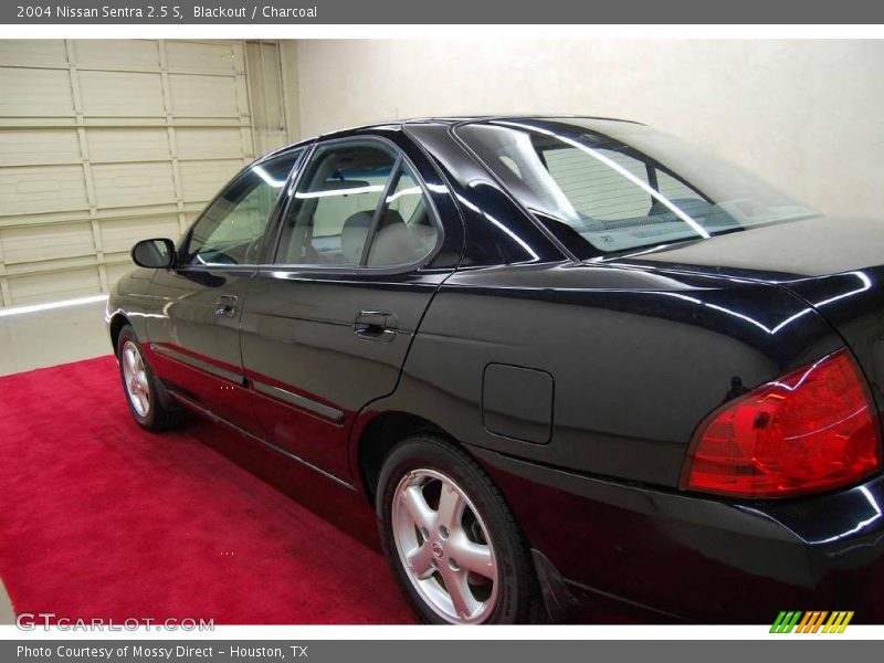 Blackout / Charcoal 2004 Nissan Sentra 2.5 S