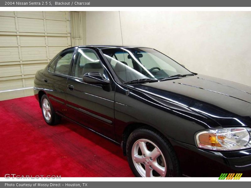 Blackout / Charcoal 2004 Nissan Sentra 2.5 S