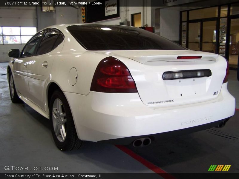 Ivory White / Ebony 2007 Pontiac Grand Prix GT Sedan
