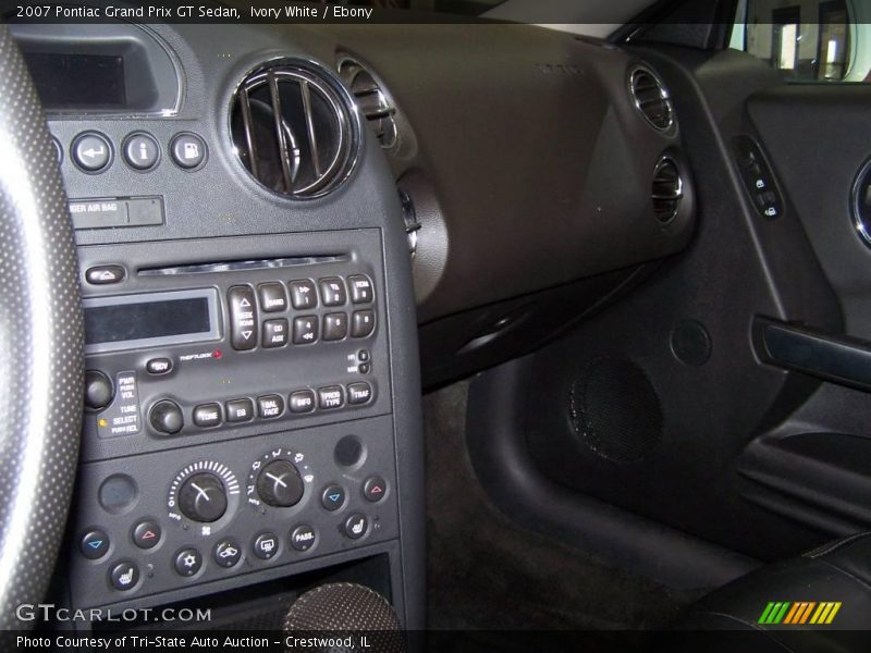 Ivory White / Ebony 2007 Pontiac Grand Prix GT Sedan