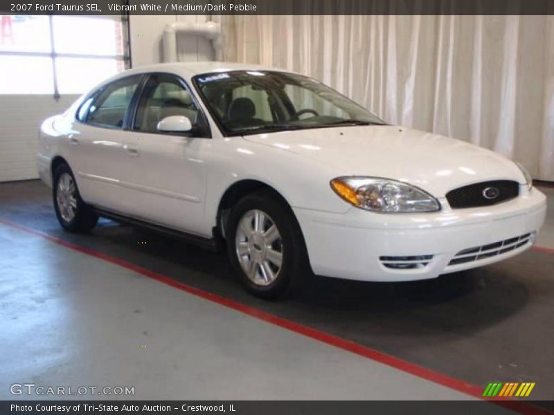 Vibrant White / Medium/Dark Pebble 2007 Ford Taurus SEL