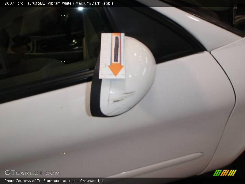 Vibrant White / Medium/Dark Pebble 2007 Ford Taurus SEL