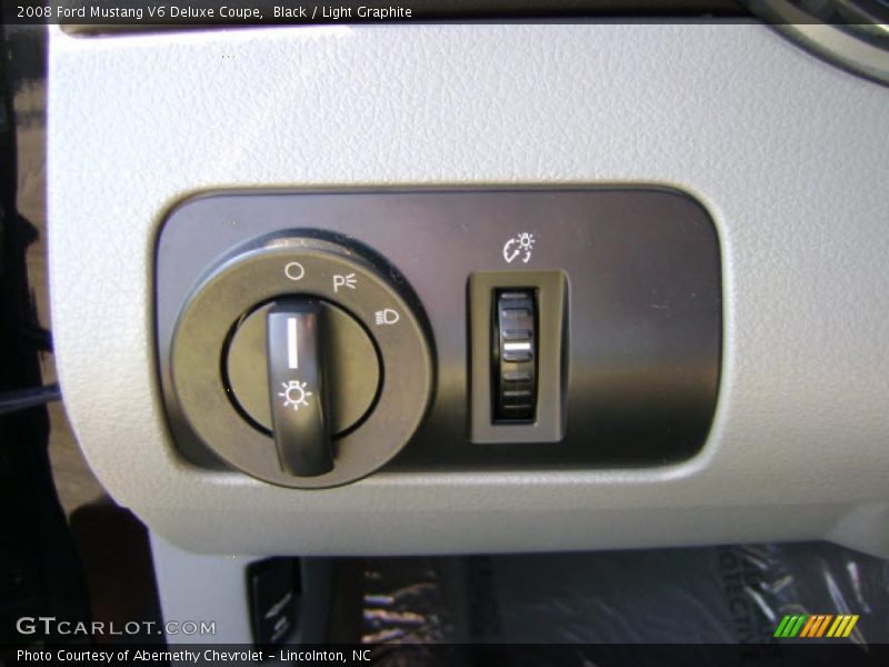 Black / Light Graphite 2008 Ford Mustang V6 Deluxe Coupe