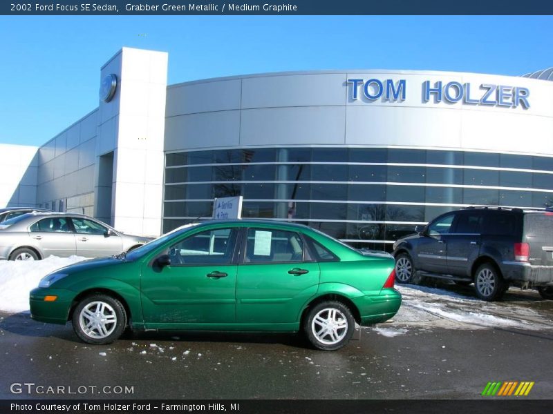 Grabber Green Metallic / Medium Graphite 2002 Ford Focus SE Sedan