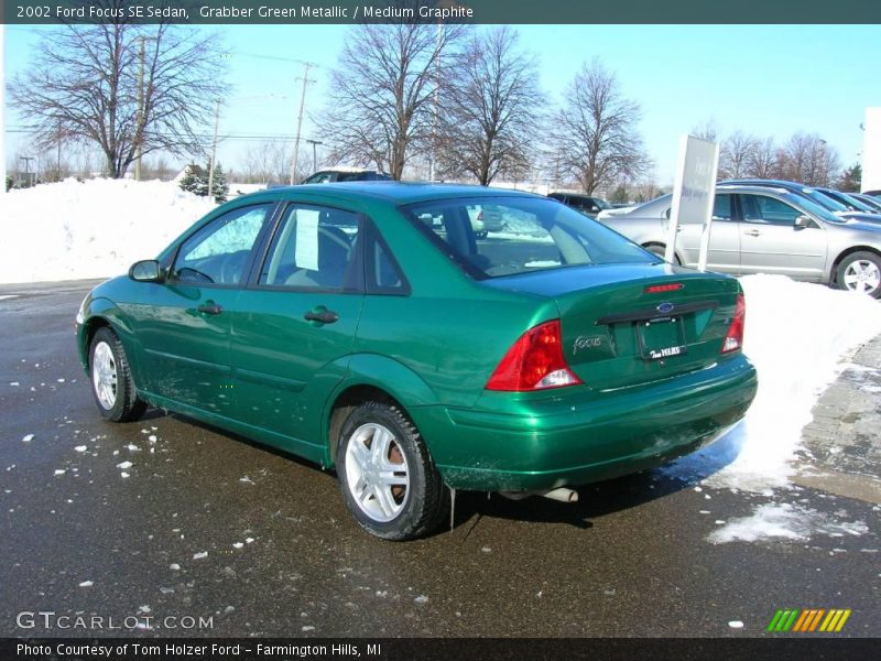 Grabber Green Metallic / Medium Graphite 2002 Ford Focus SE Sedan