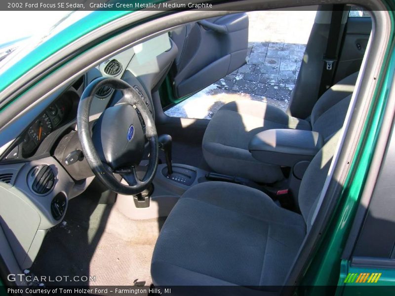 Grabber Green Metallic / Medium Graphite 2002 Ford Focus SE Sedan