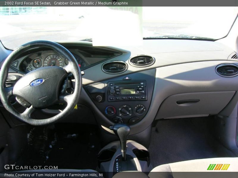 Grabber Green Metallic / Medium Graphite 2002 Ford Focus SE Sedan