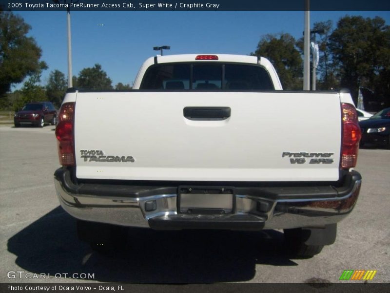 Super White / Graphite Gray 2005 Toyota Tacoma PreRunner Access Cab