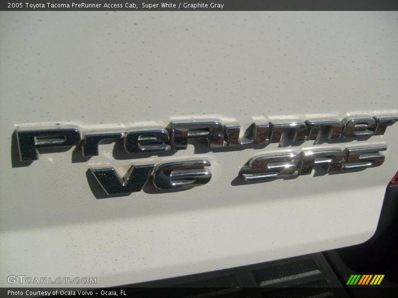 Super White / Graphite Gray 2005 Toyota Tacoma PreRunner Access Cab