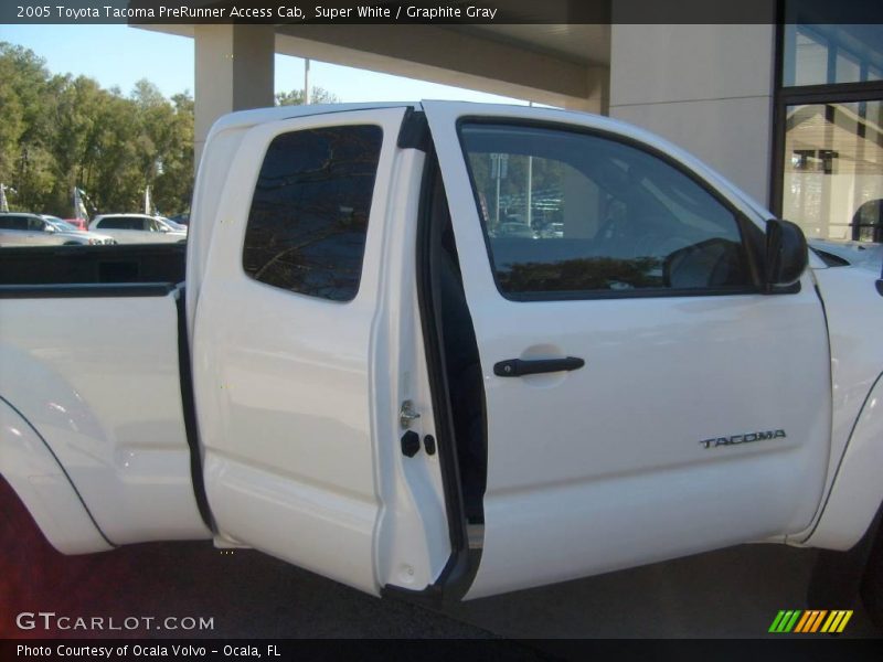 Super White / Graphite Gray 2005 Toyota Tacoma PreRunner Access Cab