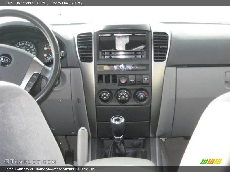 Ebony Black / Gray 2005 Kia Sorento LX 4WD