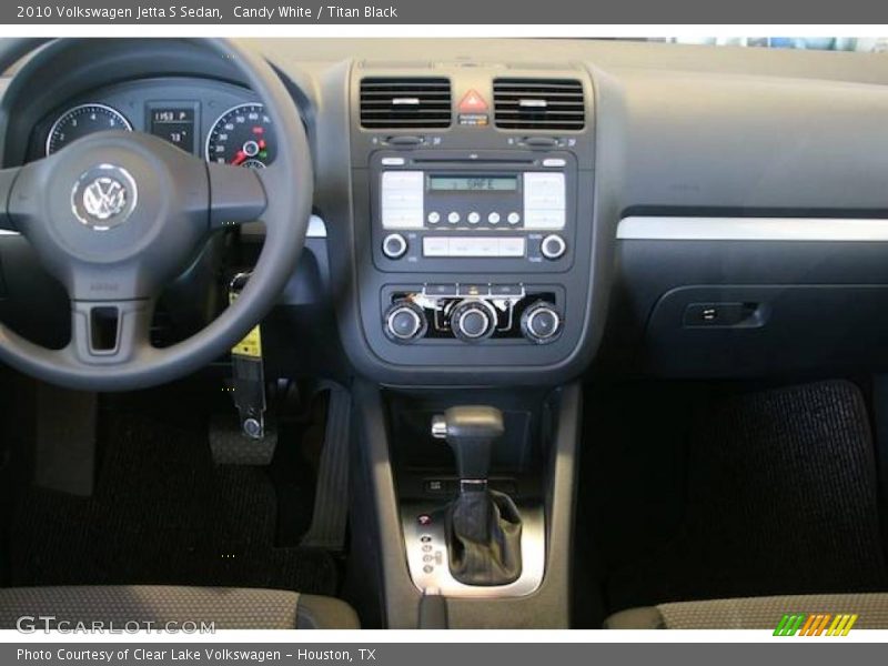 Candy White / Titan Black 2010 Volkswagen Jetta S Sedan