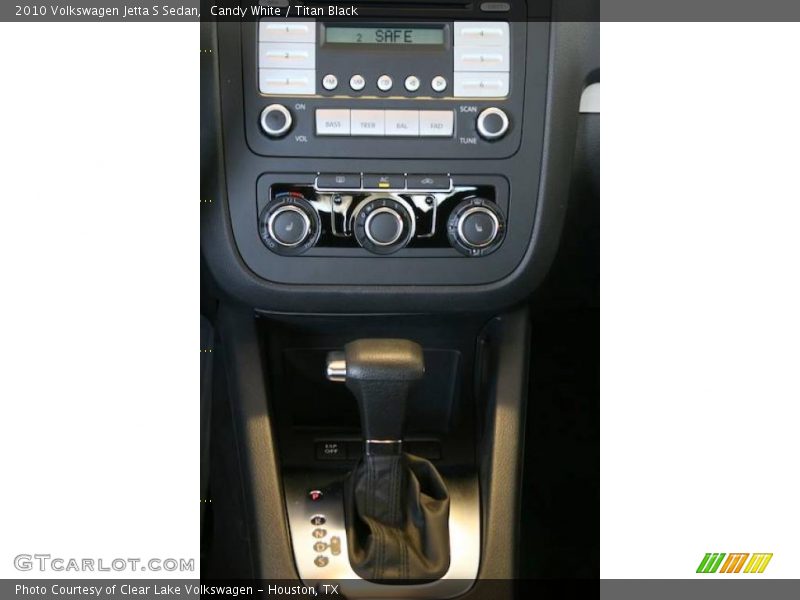 Candy White / Titan Black 2010 Volkswagen Jetta S Sedan