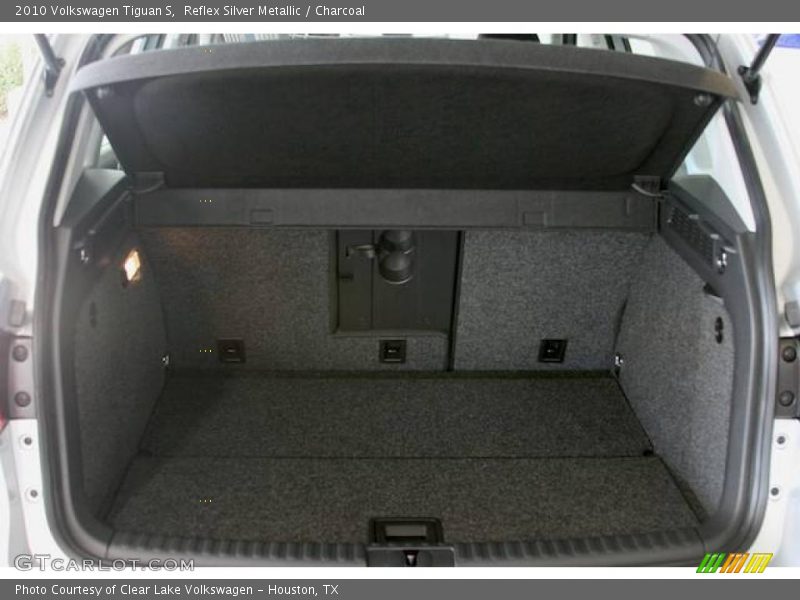 Reflex Silver Metallic / Charcoal 2010 Volkswagen Tiguan S