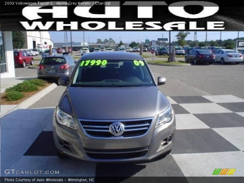 Alpine Grey Metallic / Charcoal 2009 Volkswagen Tiguan S