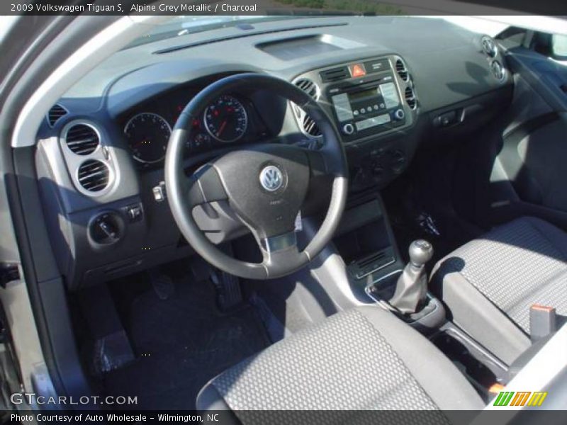 Alpine Grey Metallic / Charcoal 2009 Volkswagen Tiguan S