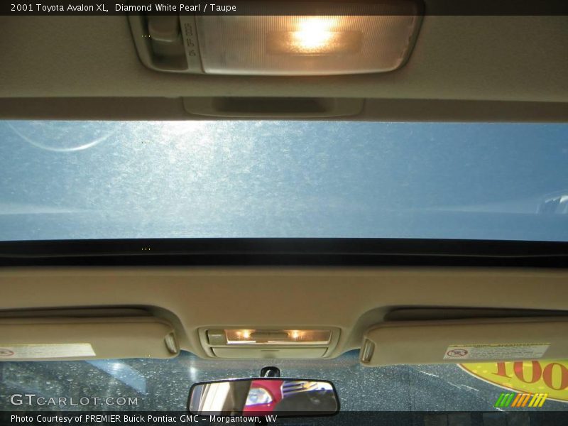 Diamond White Pearl / Taupe 2001 Toyota Avalon XL
