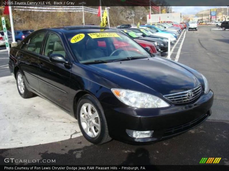 Black / Gray 2005 Toyota Camry XLE V6