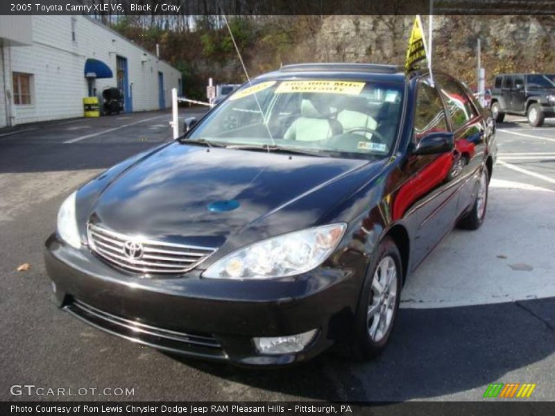 Black / Gray 2005 Toyota Camry XLE V6