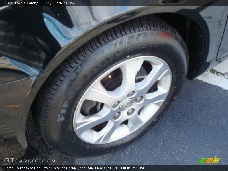 Black / Gray 2005 Toyota Camry XLE V6