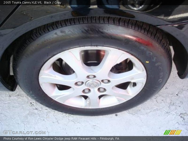 Black / Gray 2005 Toyota Camry XLE V6