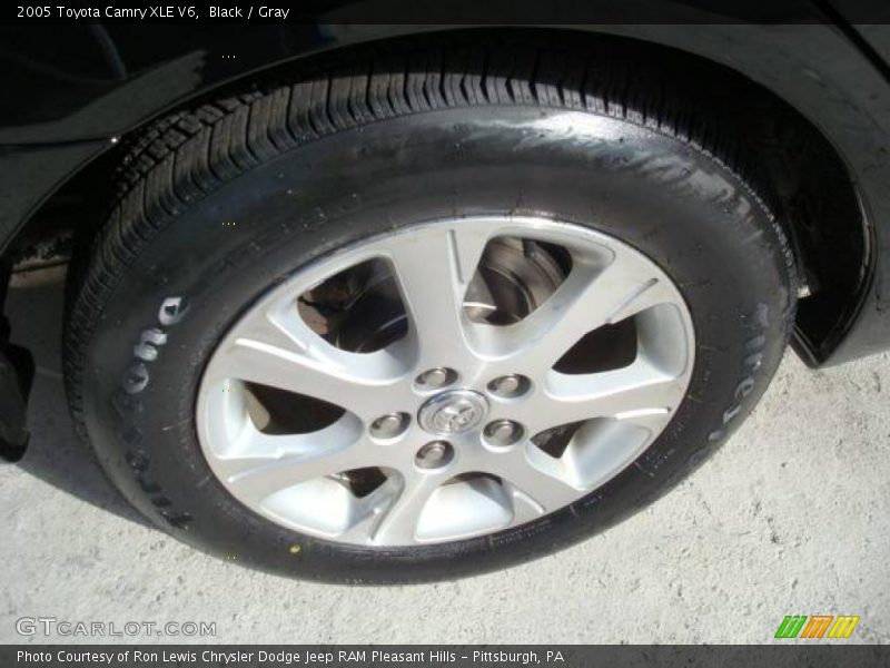 Black / Gray 2005 Toyota Camry XLE V6