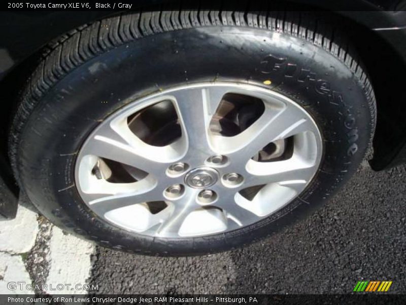 Black / Gray 2005 Toyota Camry XLE V6