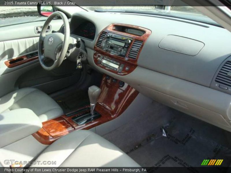 Black / Gray 2005 Toyota Camry XLE V6