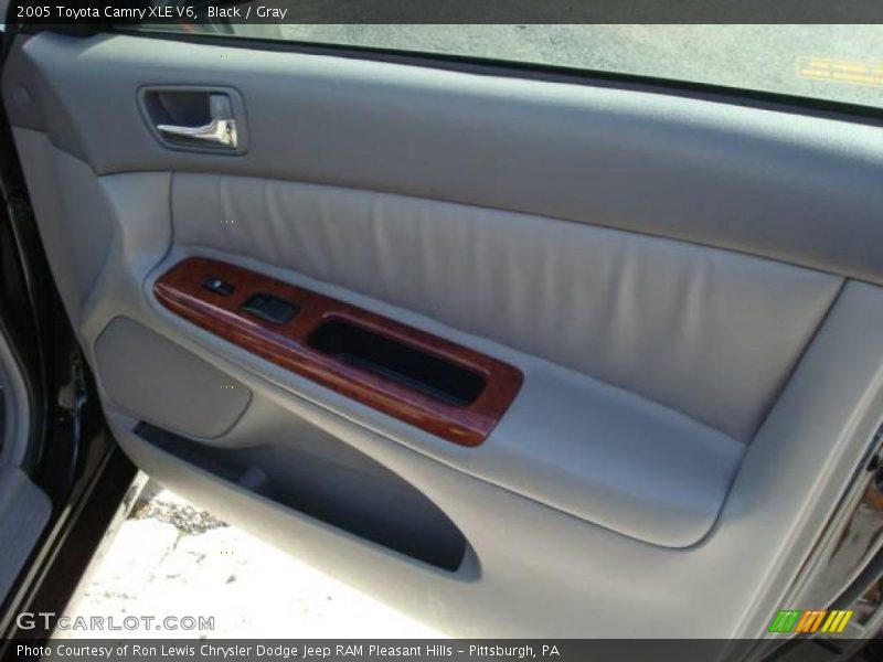 Black / Gray 2005 Toyota Camry XLE V6
