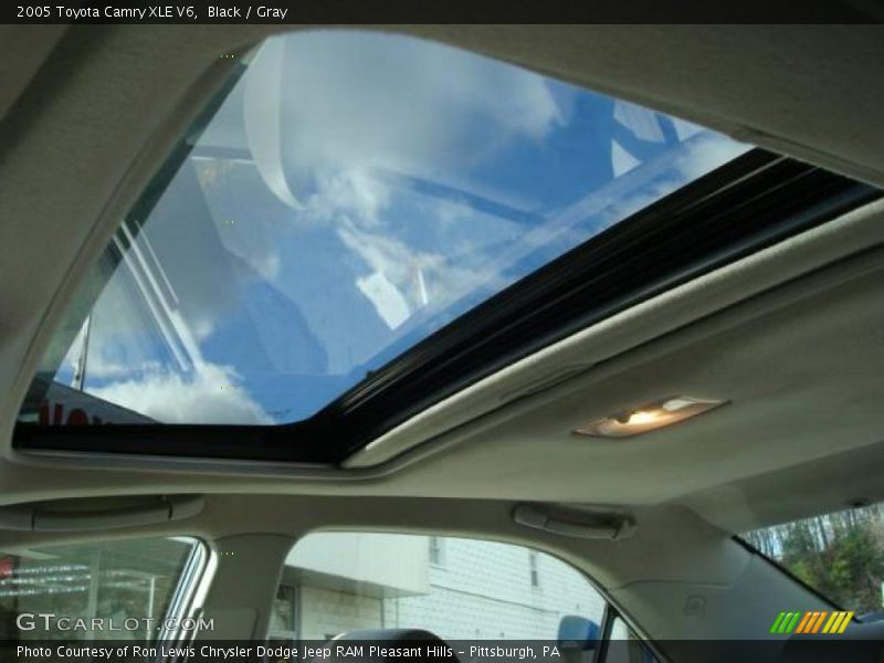 Black / Gray 2005 Toyota Camry XLE V6