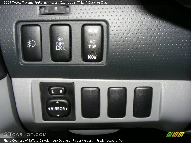 Super White / Graphite Gray 2005 Toyota Tacoma PreRunner Access Cab