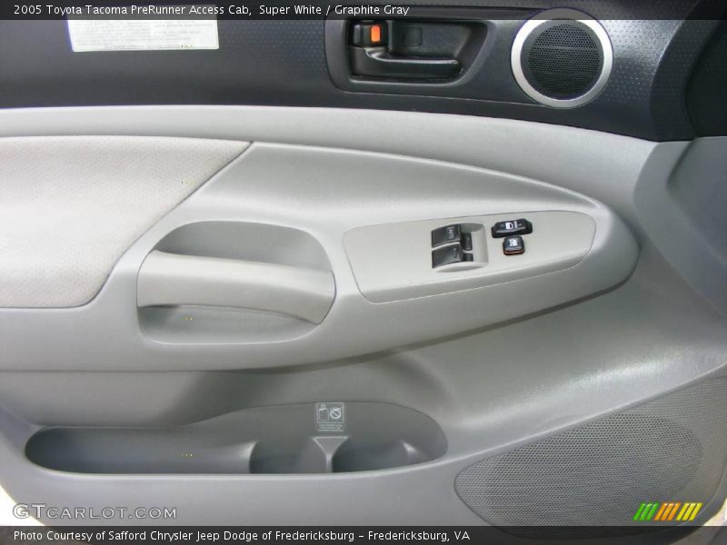 Super White / Graphite Gray 2005 Toyota Tacoma PreRunner Access Cab