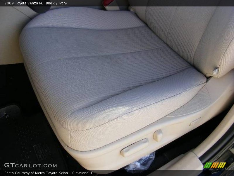 Black / Ivory 2009 Toyota Venza I4