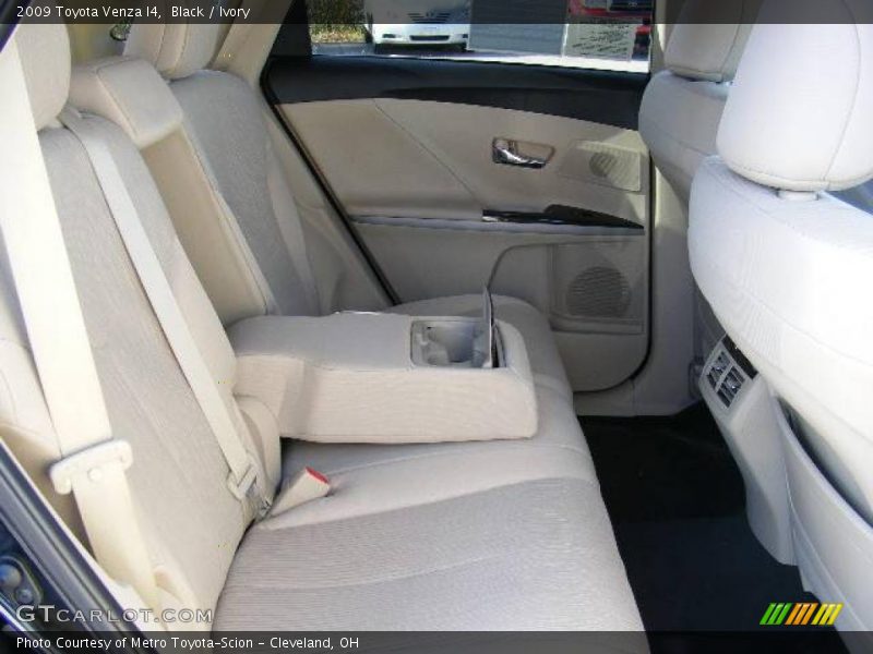Black / Ivory 2009 Toyota Venza I4