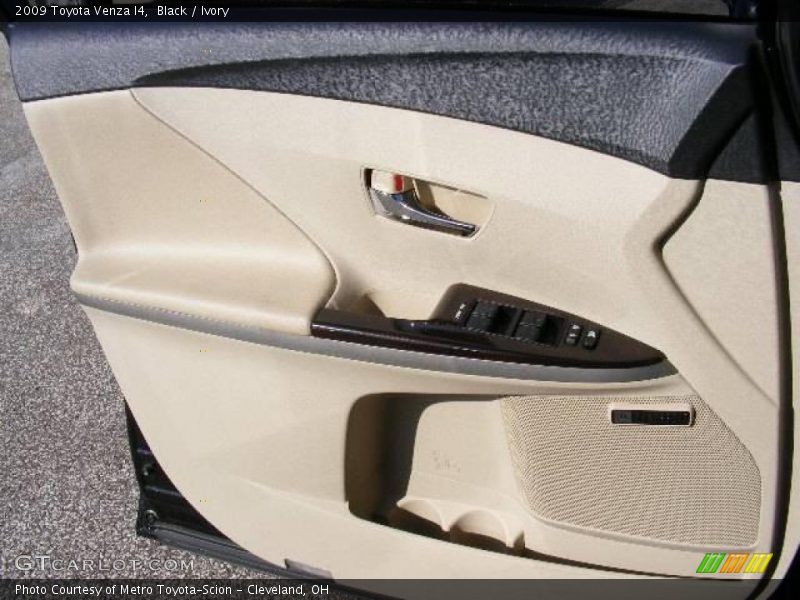 Black / Ivory 2009 Toyota Venza I4