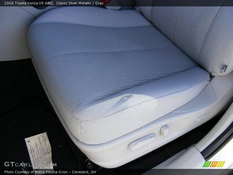 Classic Silver Metallic / Gray 2009 Toyota Venza V6 AWD