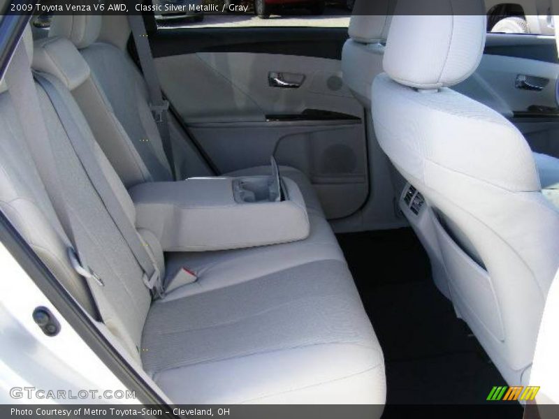 Classic Silver Metallic / Gray 2009 Toyota Venza V6 AWD