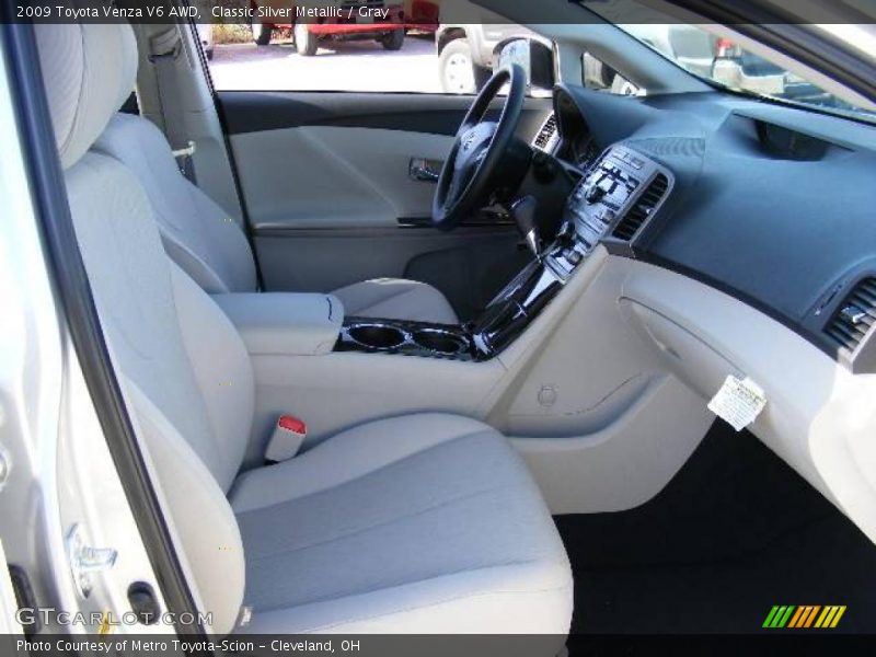 Classic Silver Metallic / Gray 2009 Toyota Venza V6 AWD