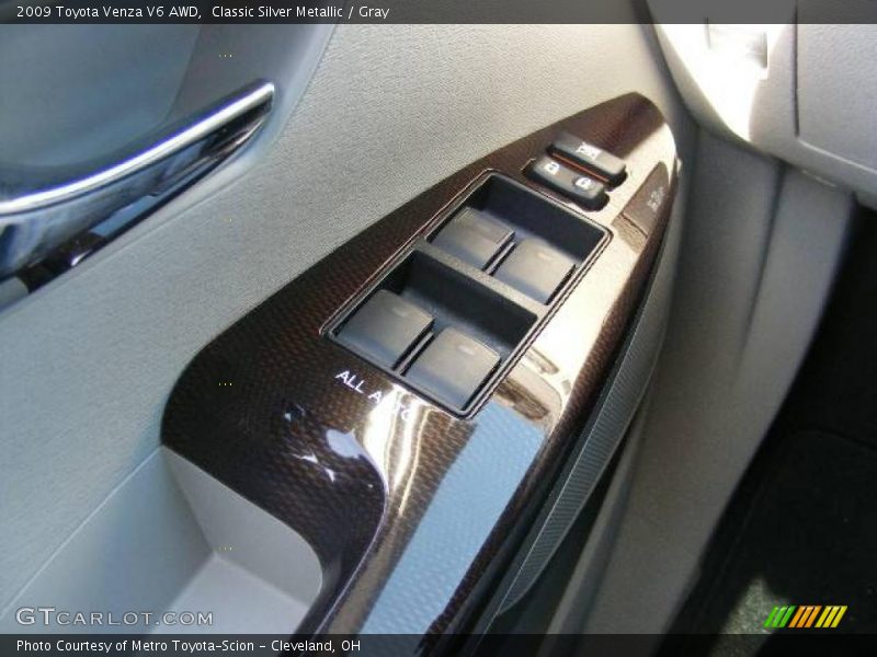 Classic Silver Metallic / Gray 2009 Toyota Venza V6 AWD