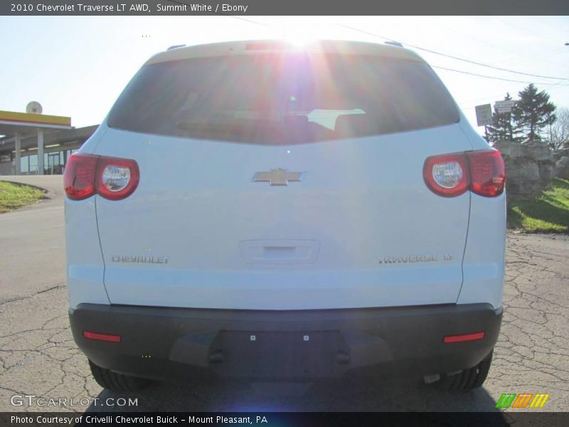 Summit White / Ebony 2010 Chevrolet Traverse LT AWD