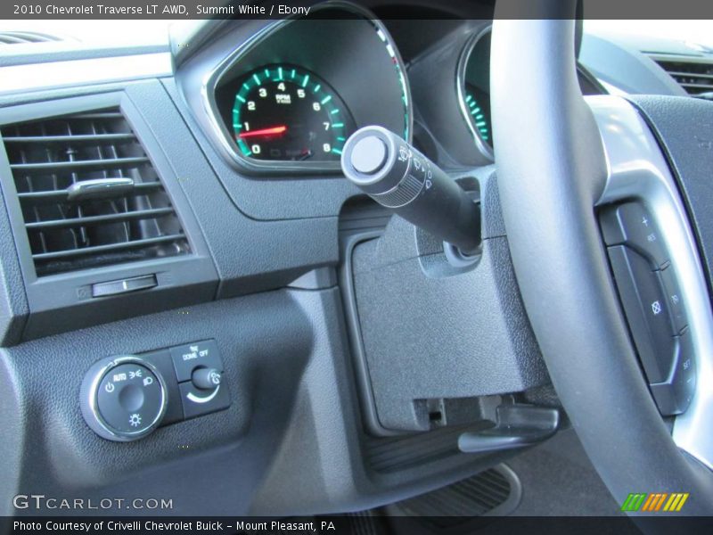 Summit White / Ebony 2010 Chevrolet Traverse LT AWD